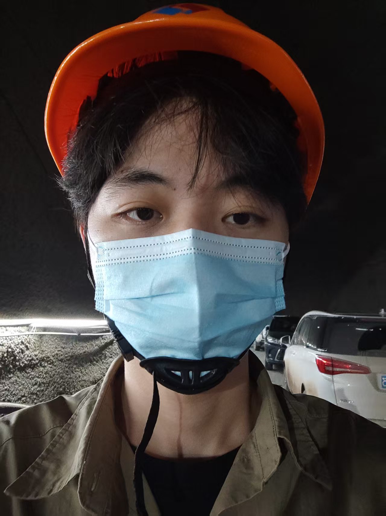 何余川研究员